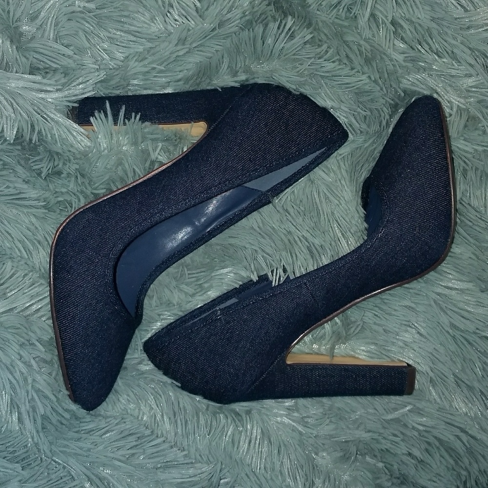 Denim high heal shoes